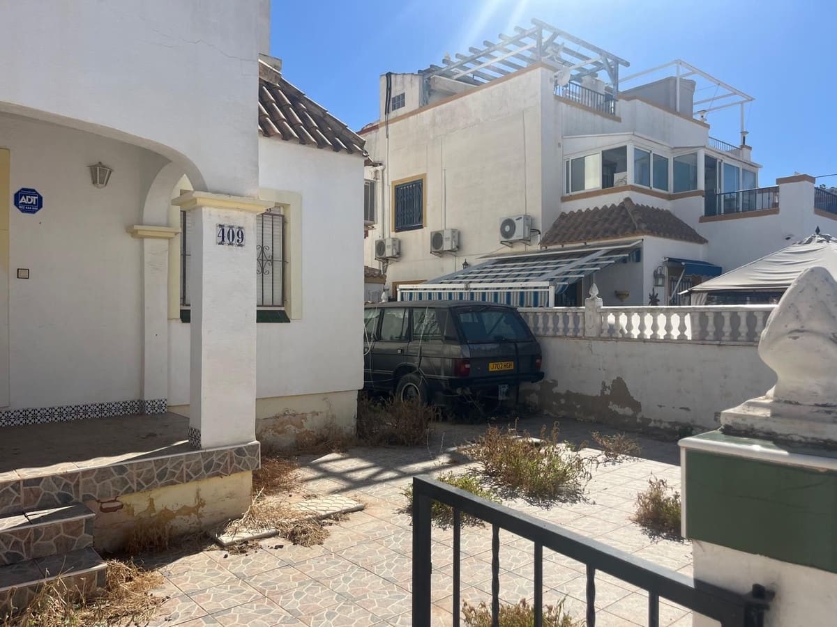 3 makuuhuone Omakotitalo myytävänä paikassa La Florida mukana uima-altaan 
autotalli - 169 900 € (Ref: 9367332)