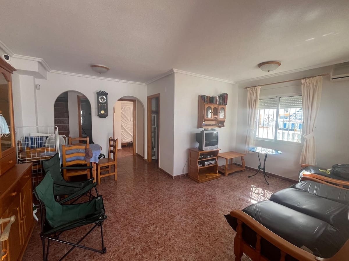 3 makuuhuone Omakotitalo myytävänä paikassa La Florida mukana uima-altaan 
autotalli - 169 900 € (Ref: 9367332)