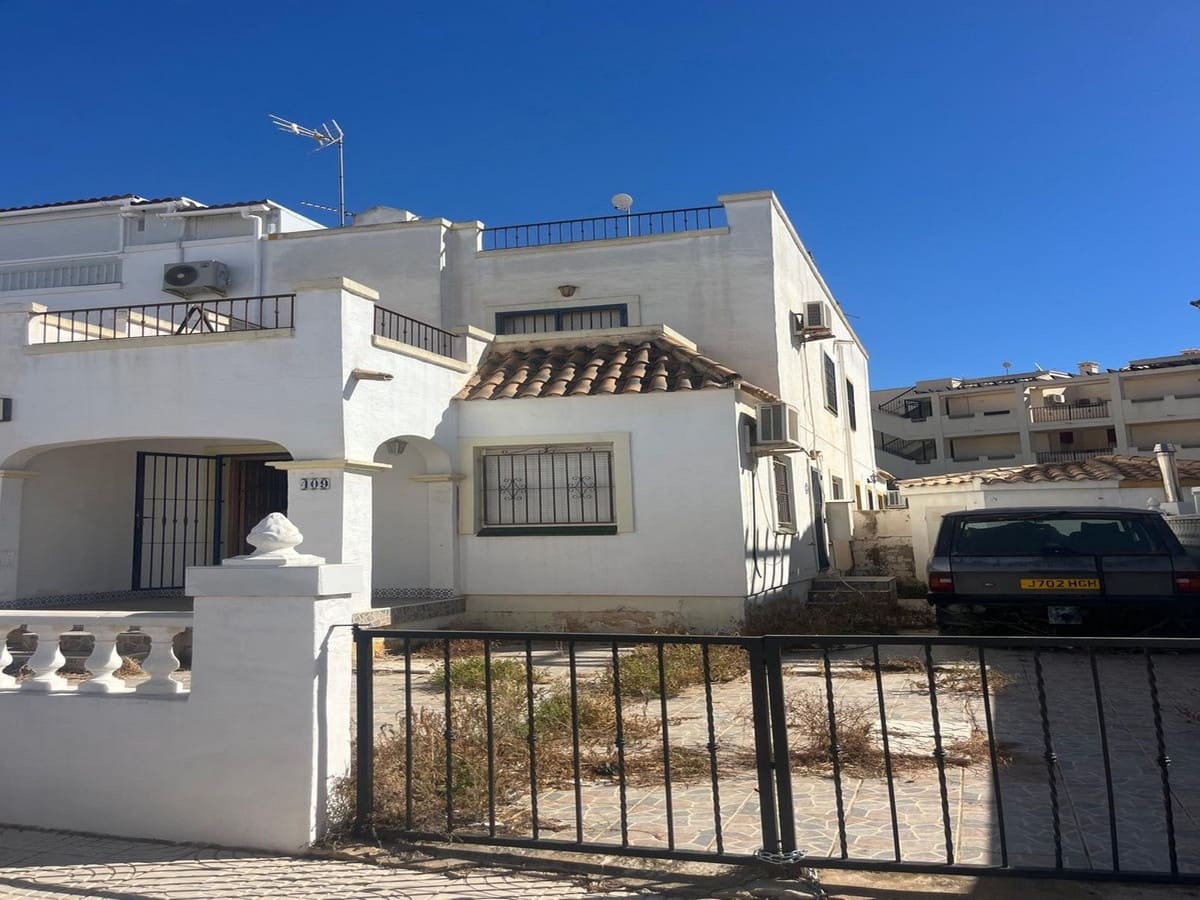 3 makuuhuone Omakotitalo myytävänä paikassa La Florida mukana uima-altaan 
autotalli - 169 900 € (Ref: 9367332)