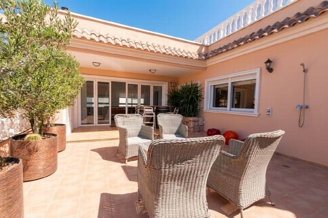 3 slaapkamer Appartement te koop in Villamartin, Orihuela met zwembad garage - € 395.000 (Ref: 9372021)