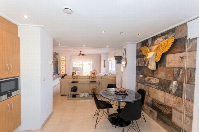 3 slaapkamer Appartement te koop in Villamartin, Orihuela met zwembad garage - € 395.000 (Ref: 9372021)