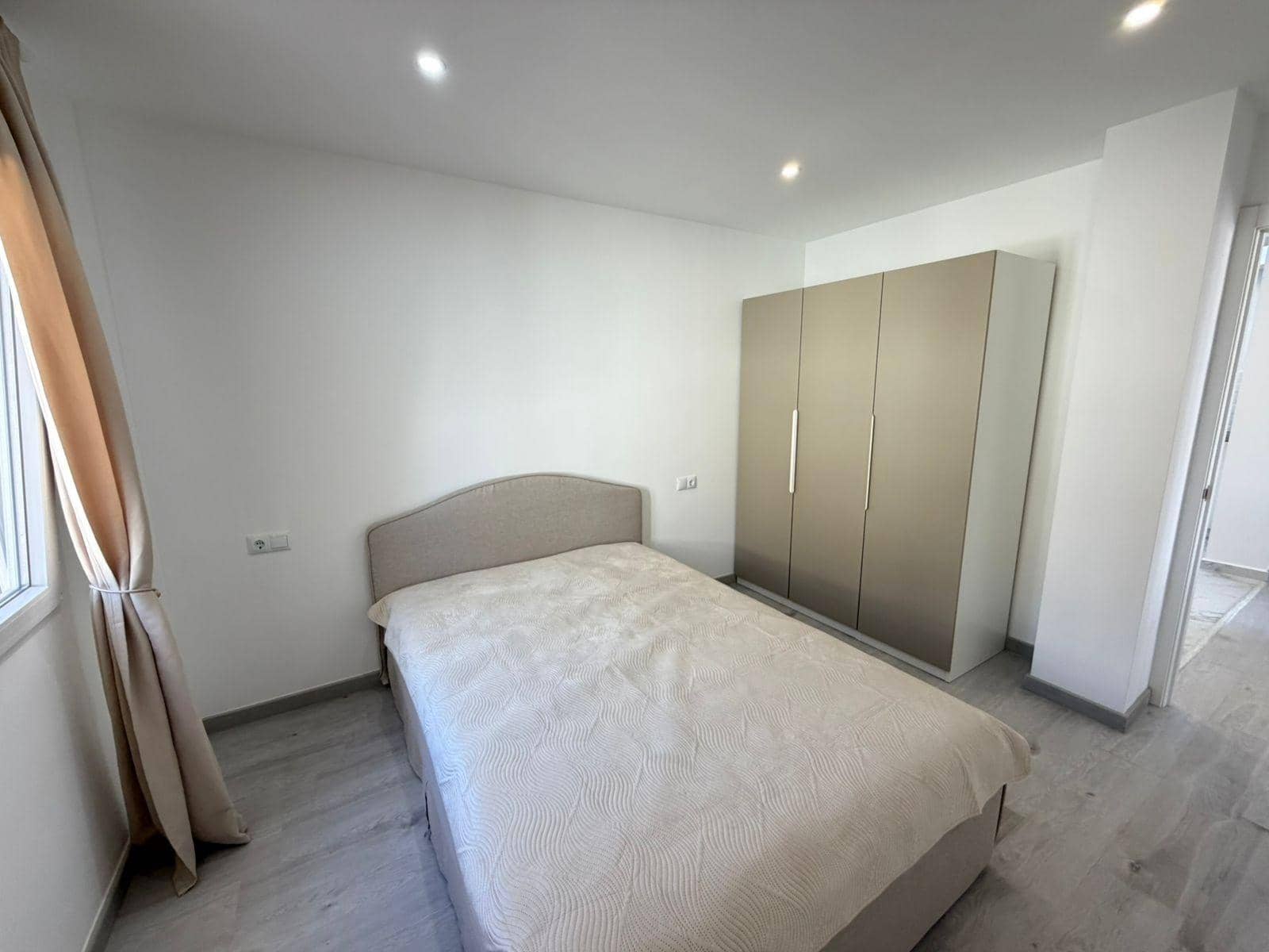4 slaapkamer Halfvrijstaande villa te koop in Torrevieja met zwembad - € 369.000 (Ref: 9375135)