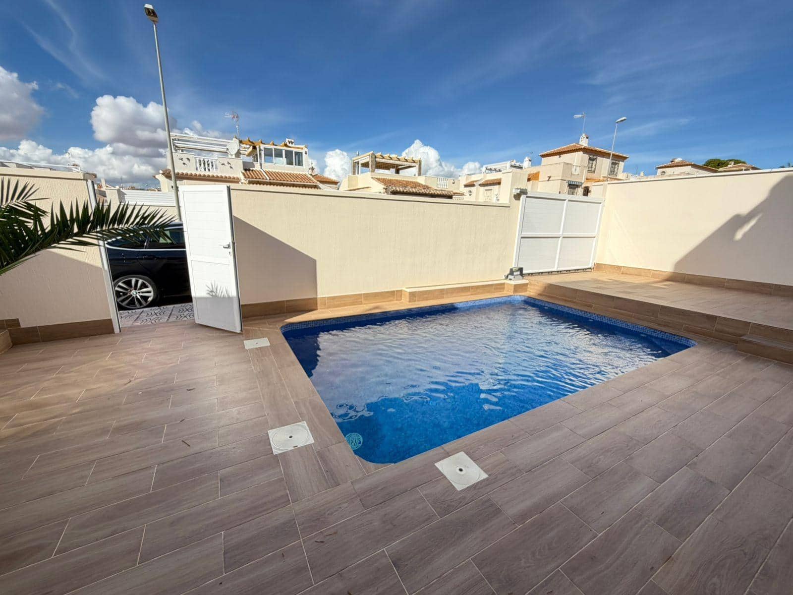 4 slaapkamer Halfvrijstaande villa te koop in Torrevieja met zwembad - € 369.000 (Ref: 9375135)