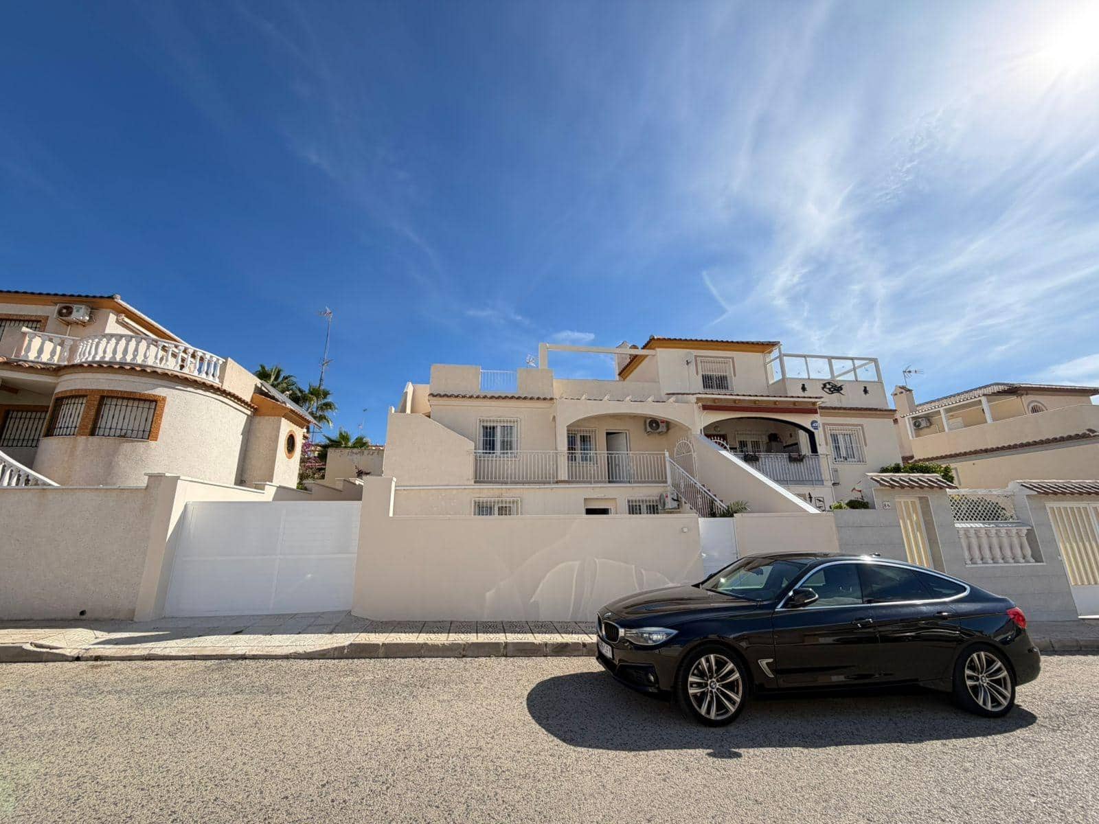 4 slaapkamer Halfvrijstaande villa te koop in Torrevieja met zwembad - € 369.000 (Ref: 9375135)