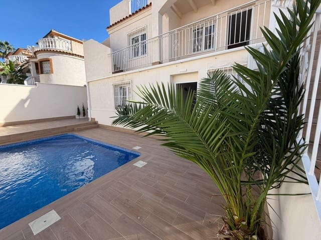 4 chambre Villa/Maison Semi-Mitoyenne à vendre à Los Frutales, Torrevieja avec piscine - 369 000 € (Ref: 9375135)