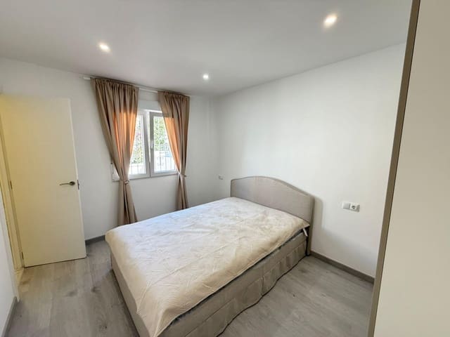 4 sypialnia Dom blizniak na sprzedaż w Torrevieja z basenem - 369 000 € (Ref: 9375135)