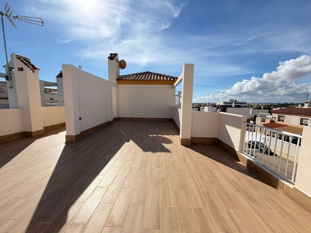 4 sypialnia Dom blizniak na sprzedaż w Torrevieja z basenem - 369 000 € (Ref: 9375135)