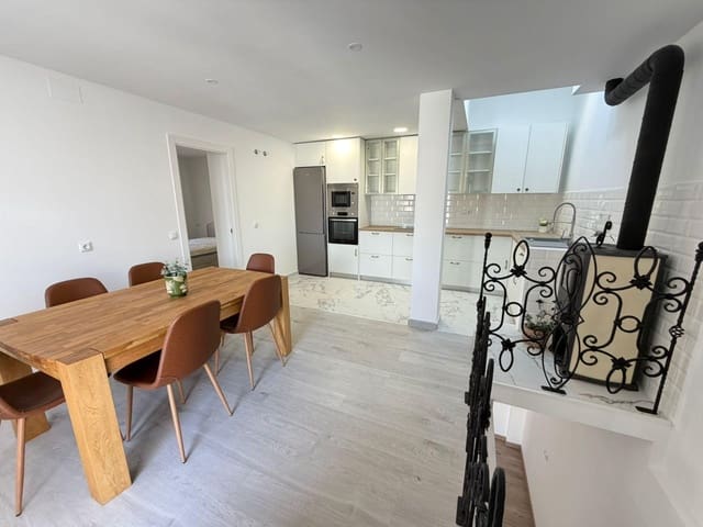 4 sypialnia Dom blizniak na sprzedaż w Torrevieja z basenem - 369 000 € (Ref: 9375135)