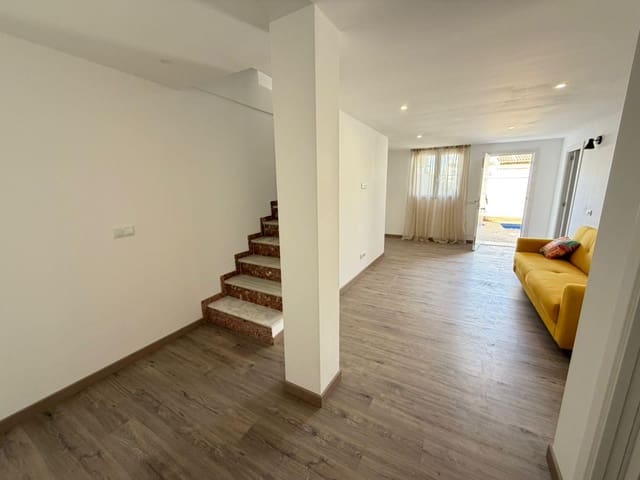 4 sypialnia Dom blizniak na sprzedaż w Torrevieja z basenem - 369 000 € (Ref: 9375135)