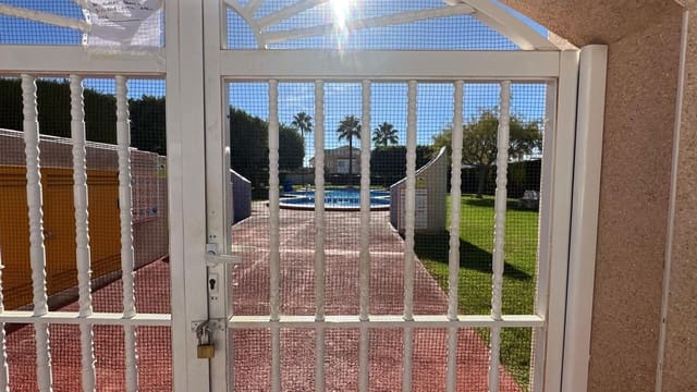 2 makuuhuone Bungalow myytävänä paikassa El Chaparral - La Siesta - La Torreta, Torrevieja mukana uima-altaan - 154 900 € (Ref: 9375139)