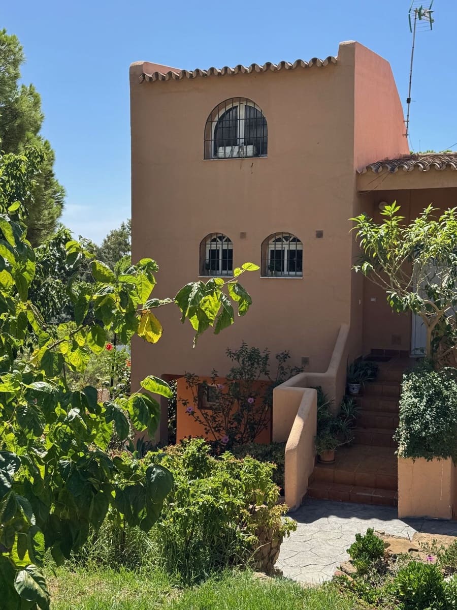 2 makuuhuone Huoneisto myytävänä paikassa Estepona mukana uima-altaan - 249 000 € (Ref: 9375142)