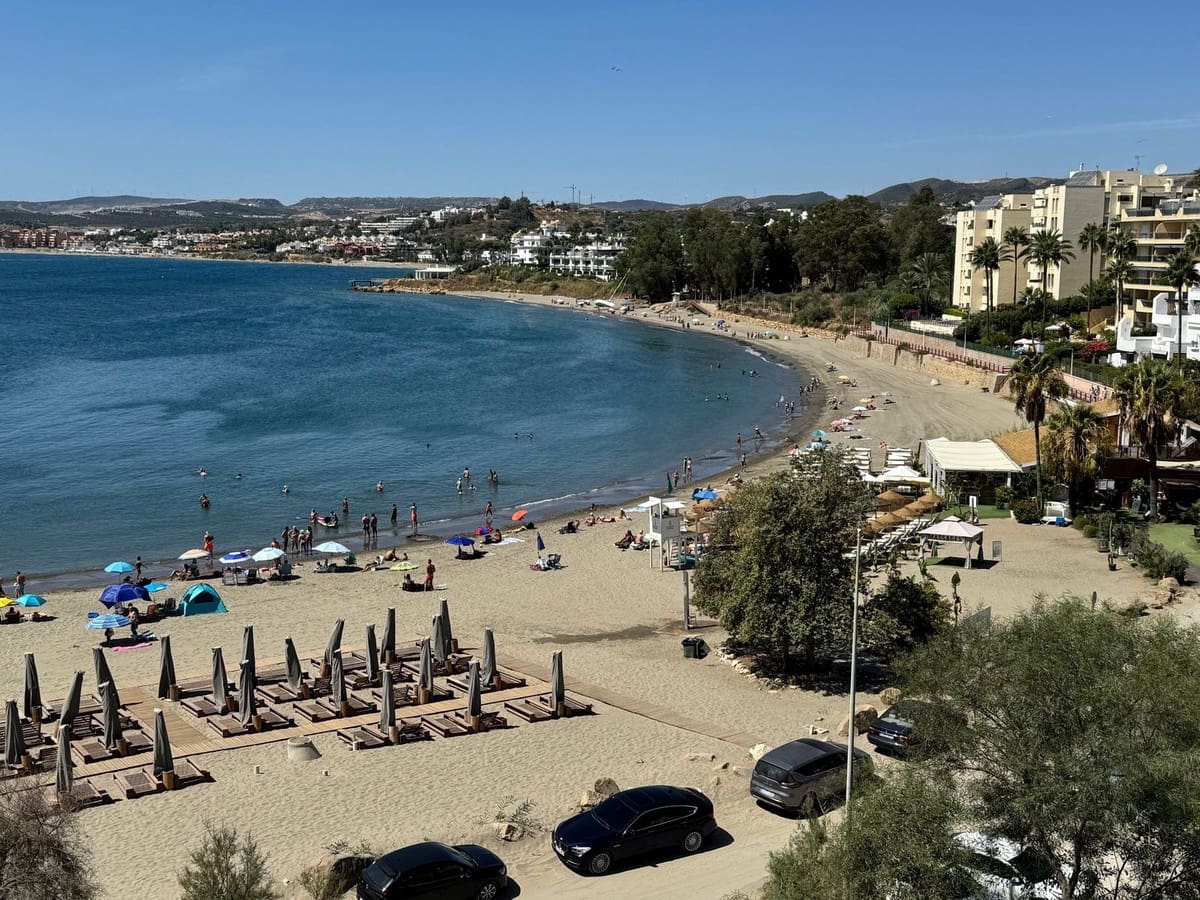 2 makuuhuone Huoneisto myytävänä paikassa Estepona mukana uima-altaan - 249 000 € (Ref: 9375142)