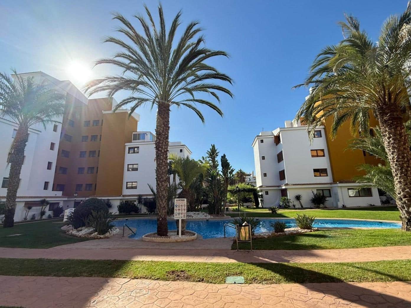 2 sypialnia Apartament na sprzedaż w Torrevieja z basenem - 239 900 € (Ref: 9376717)