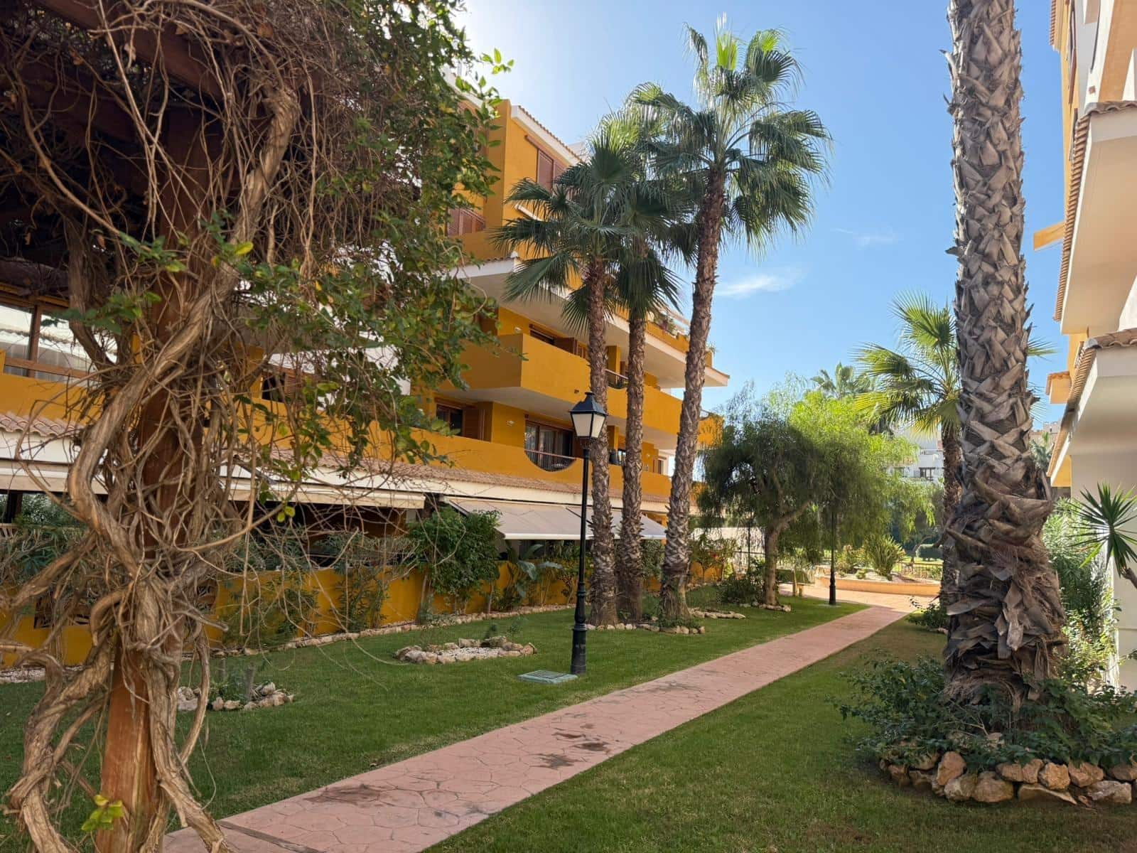 2 sypialnia Apartament na sprzedaż w Torrevieja z basenem - 239 900 € (Ref: 9376717)