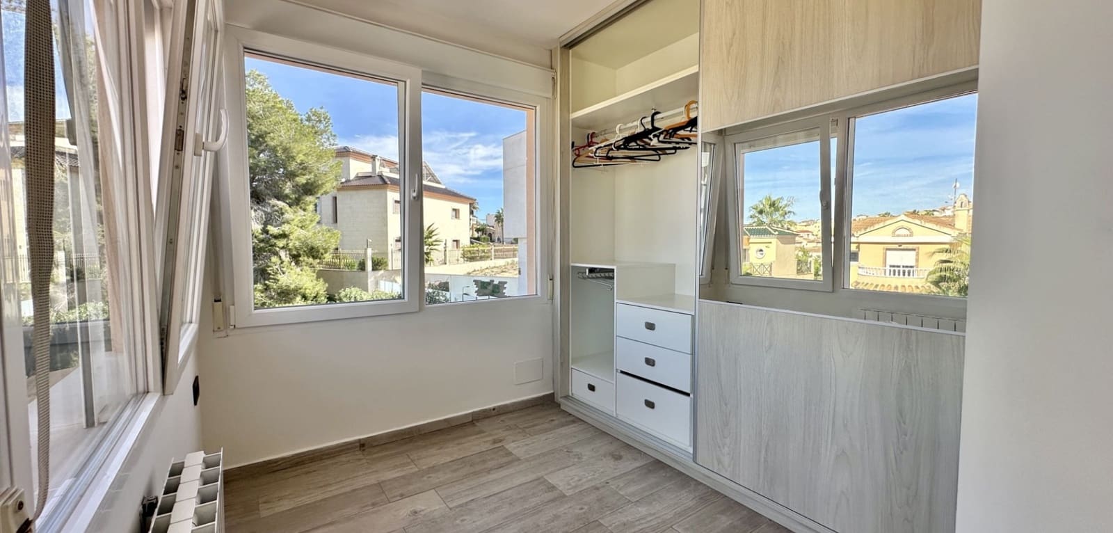 4 Zimmer Villa zu verkaufen in Orihuela Costa - 285.000 € (Ref: 9382548)