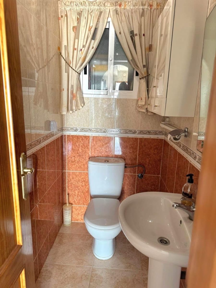 3 makuuhuone Huoneisto myytävänä paikassa Torrevieja - 185 000 € (Ref: 9382557)