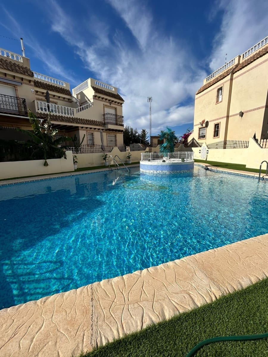 2 soveværelse Lejlighed til salg i Orihuela Costa med swimmingpool - € 182.000 (Ref: 9382558)