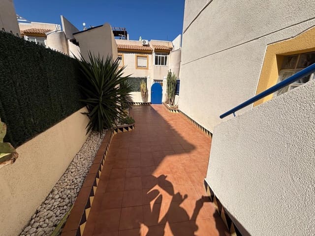 3 bedroom Bungalow for sale in Parque de las Naciones, Torrevieja with garage - € 162,000 (Ref: 9382559)