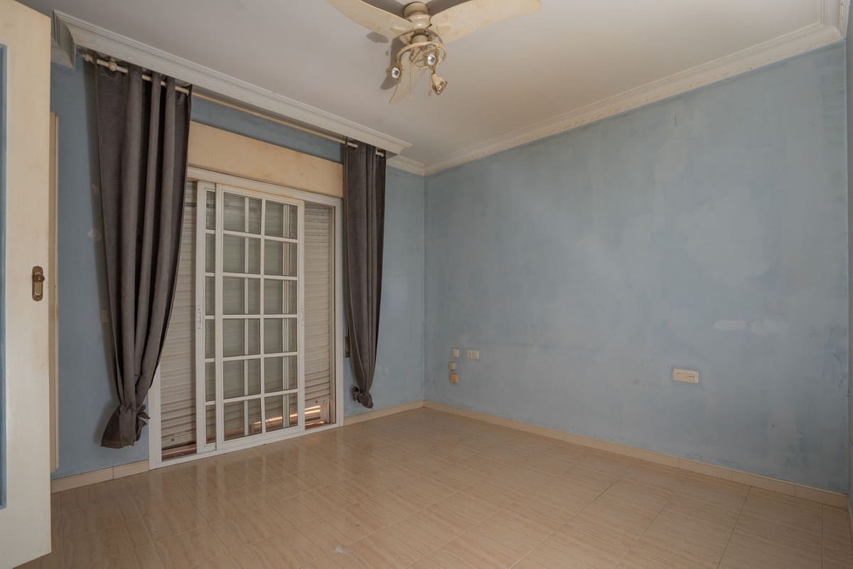 3 soveværelse Semi-Rækkehus til salg i Mijas med swimmingpool garage - € 325.000 (Ref: 9382561)