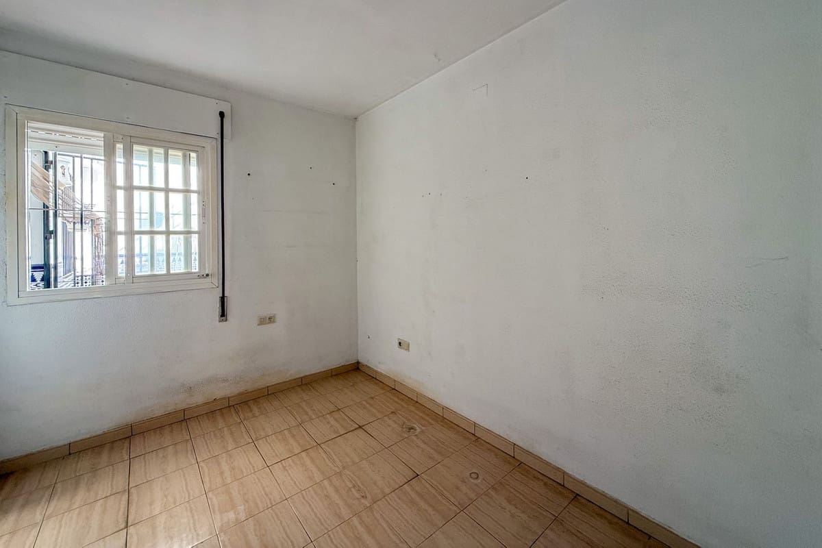 3 soveværelse Semi-Rækkehus til salg i Mijas med swimmingpool garage - € 325.000 (Ref: 9382561)
