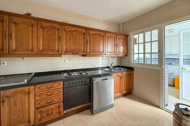 3 soveværelse Semi-Rækkehus til salg i Mijas med swimmingpool garage - € 325.000 (Ref: 9382561)