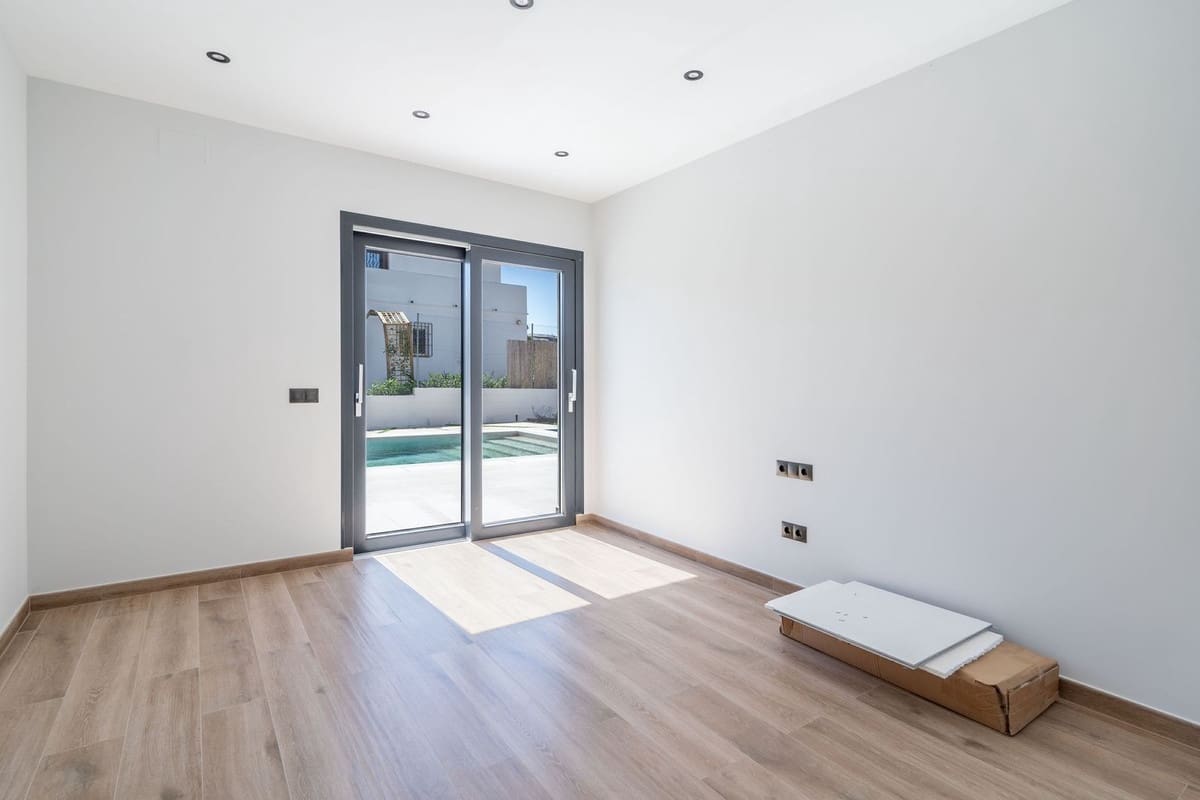 3 sypialnia Willa na sprzedaż w Estepona z garażem - 1 300 000 € (Ref: 9382562)