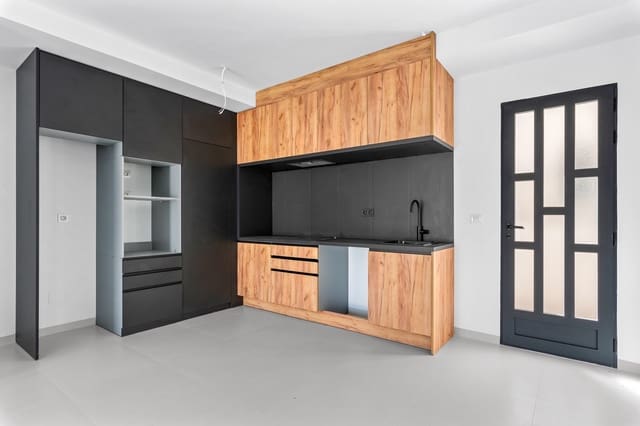 Apartamento de 2 habitaciones en San Miguel de Salinas en venta con piscina - 199.000 € (Ref: 9385401)