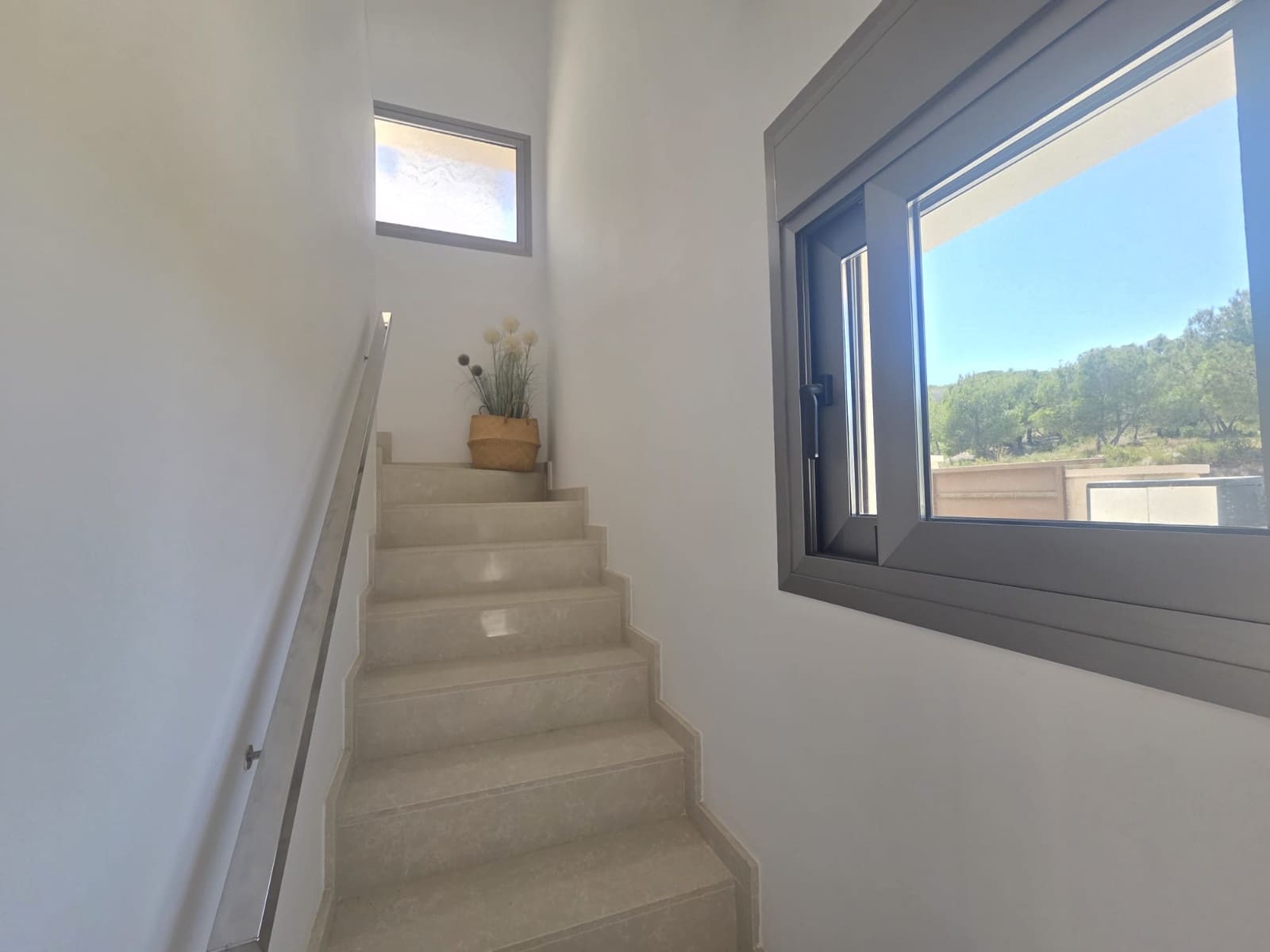 Chalet de 3 habitaciones en San Miguel de Salinas en venta - 429.000 € (Ref: 9385405)