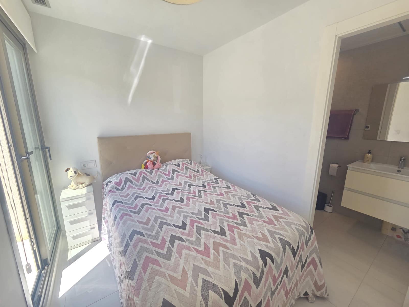 Chalet de 3 habitaciones en San Miguel de Salinas en venta - 429.000 € (Ref: 9385405)