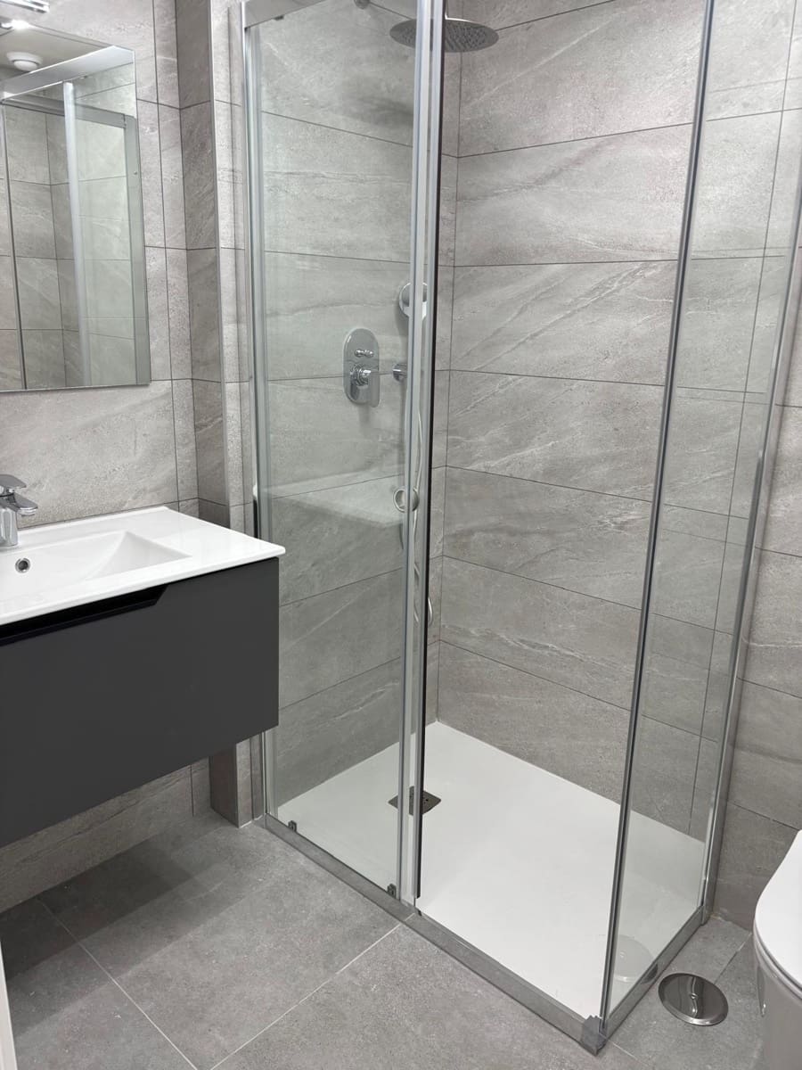 Apartamento de 3 habitaciones en Torrevieja en venta con piscina - 329.000 € (Ref: 9385412)