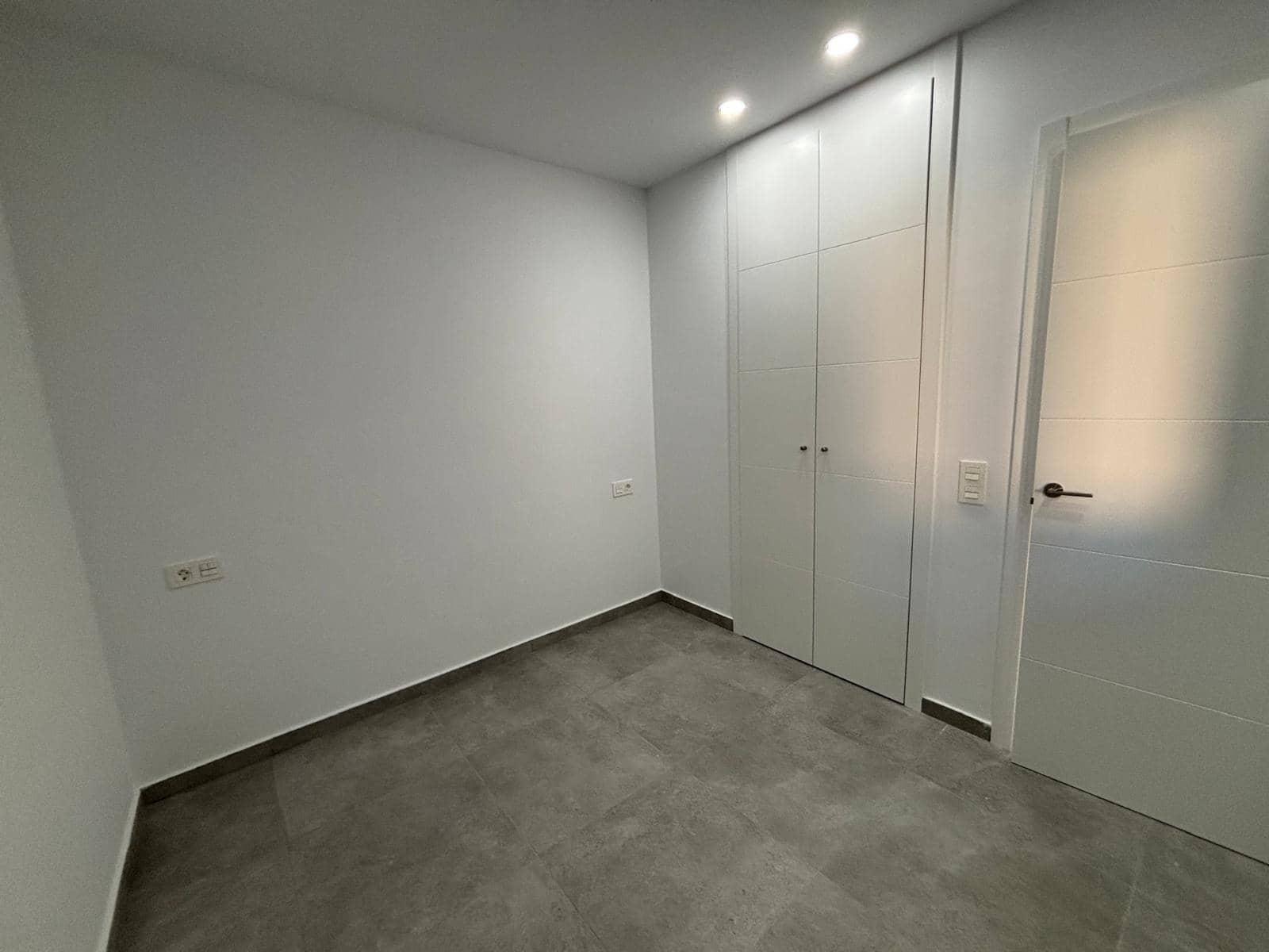 Apartamento de 3 habitaciones en Torrevieja en venta con piscina - 329.000 € (Ref: 9385412)