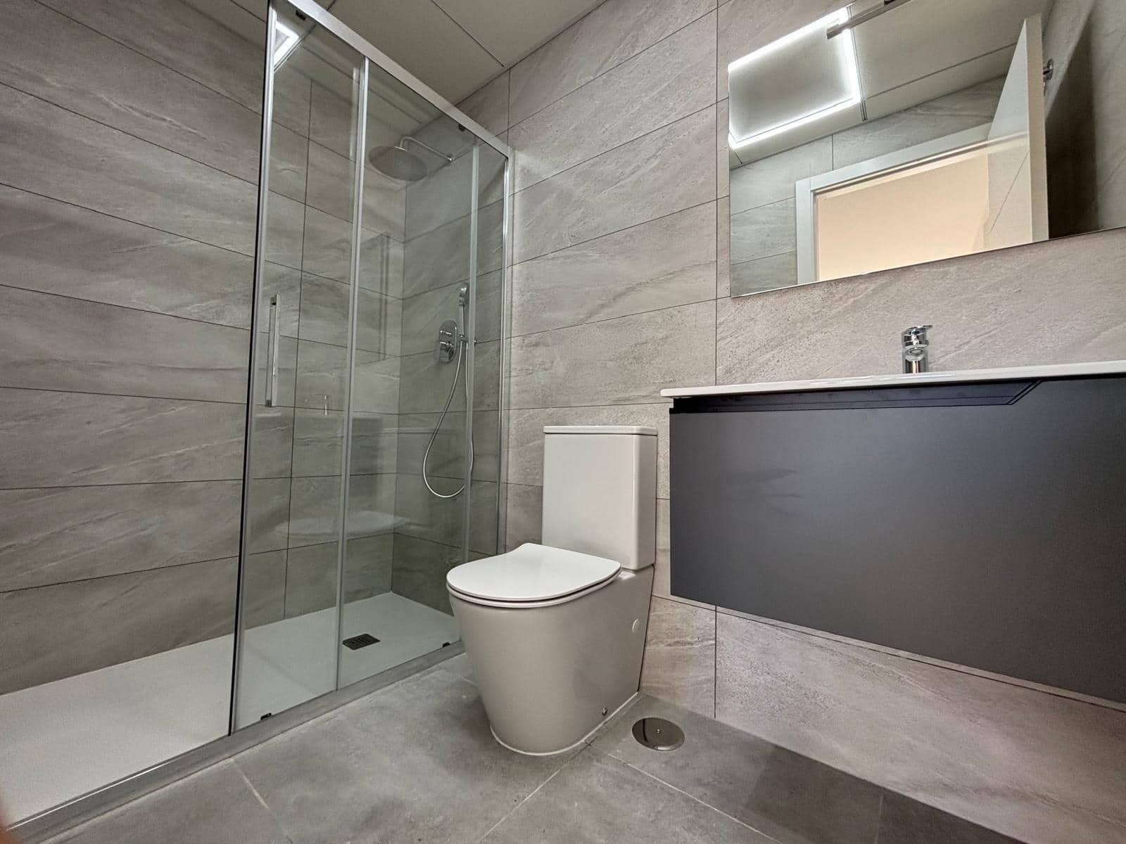 Apartamento de 3 habitaciones en Torrevieja en venta con piscina - 329.000 € (Ref: 9385412)