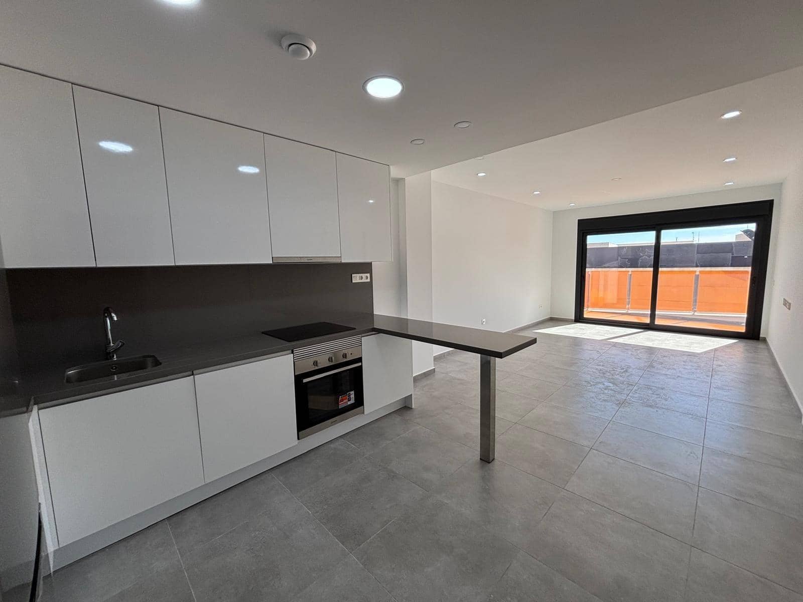 Apartamento de 3 habitaciones en Torrevieja en venta con piscina - 329.000 € (Ref: 9385412)