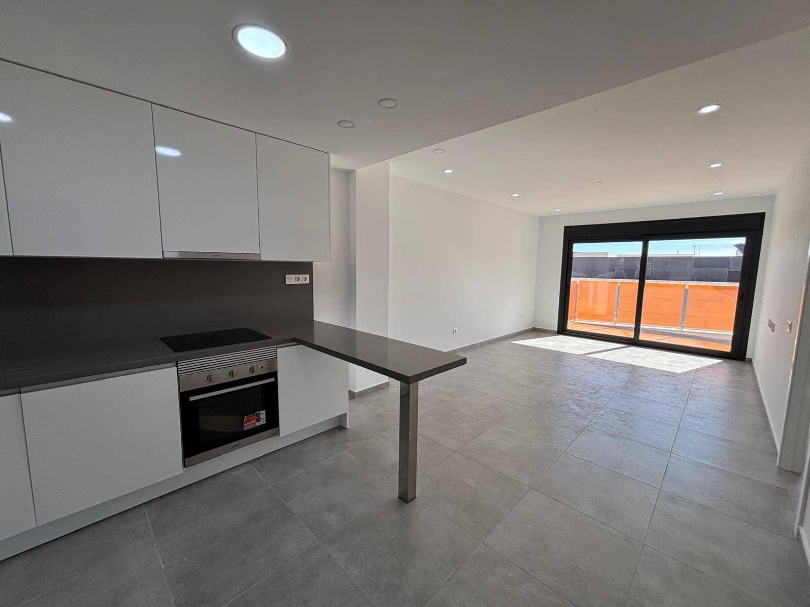 Apartamento de 3 habitaciones en Torrevieja en venta con piscina - 329.000 € (Ref: 9385412)