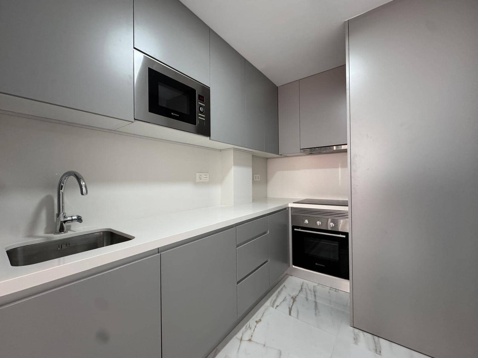 2 bedroom Apartment for sale in Torrevieja - € 228,000 (Ref: 9385413)