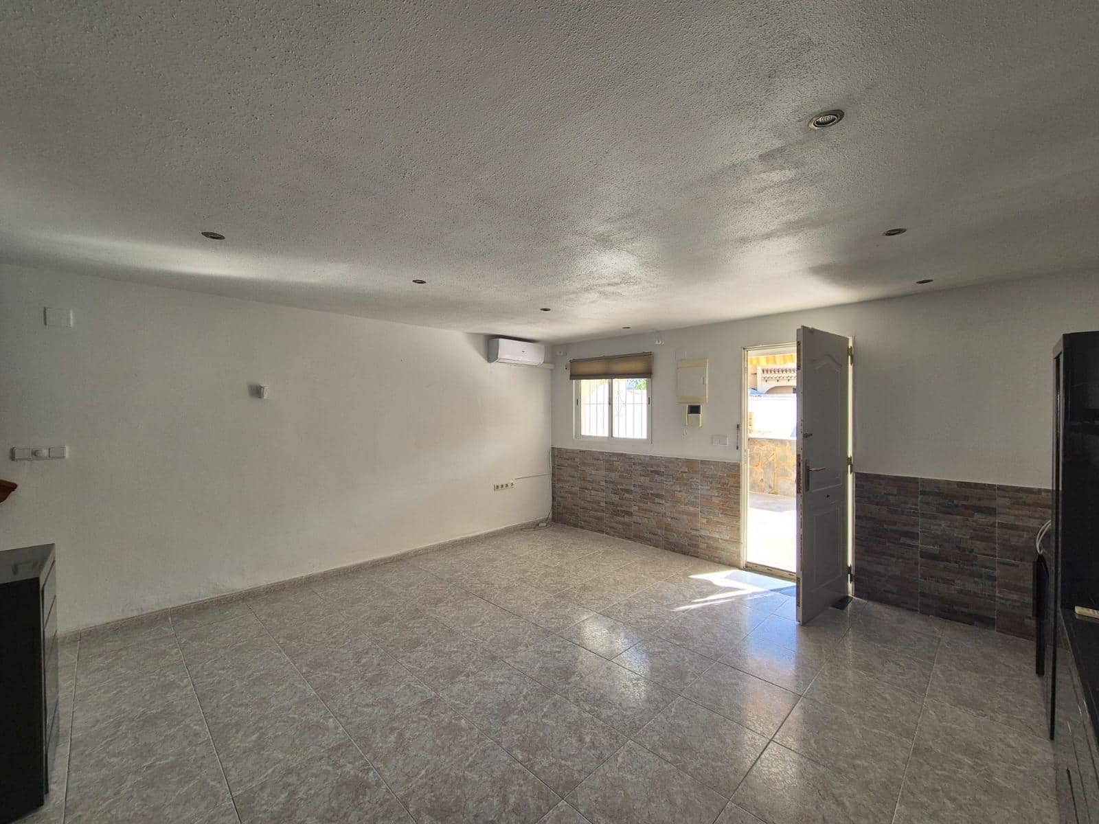 3 bedroom Townhouse for sale in Torrevieja - € 169,000 (Ref: 9385414)