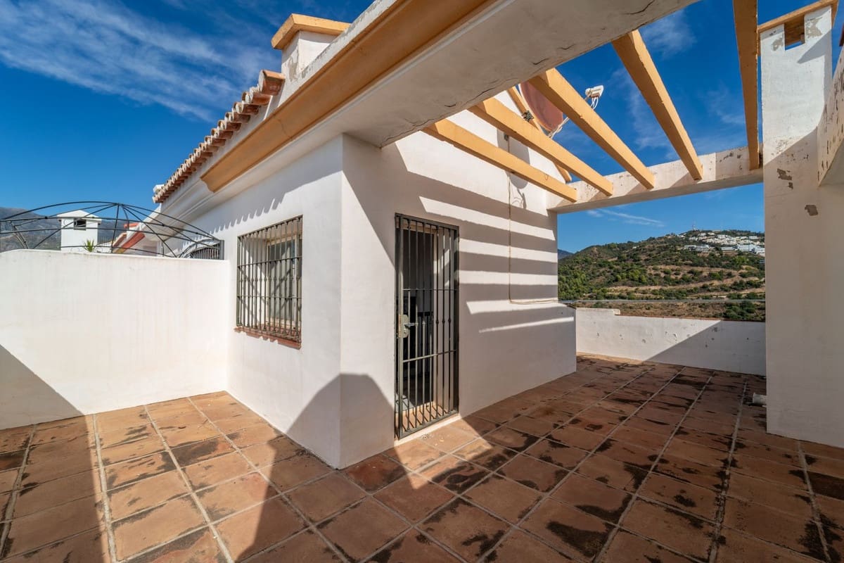 3 soveværelse Villa til salg i Marbella med swimmingpool garage - € 875.000 (Ref: 9385418)