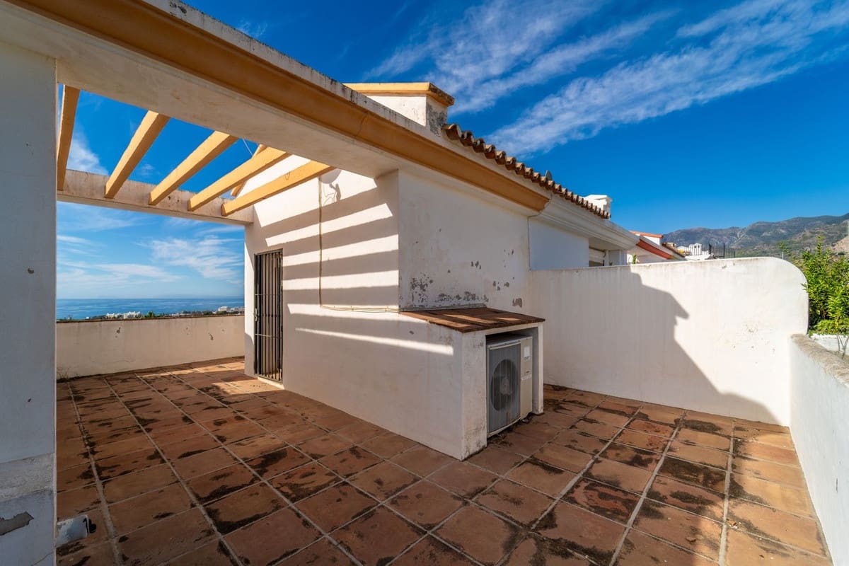 3 soveværelse Villa til salg i Marbella med swimmingpool garage - € 875.000 (Ref: 9385418)