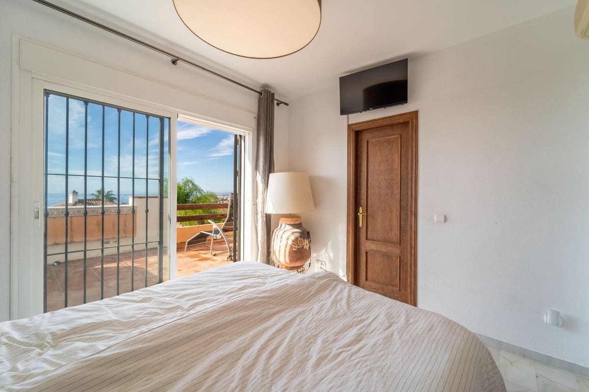 3 soveværelse Villa til salg i Marbella med swimmingpool garage - € 875.000 (Ref: 9385418)