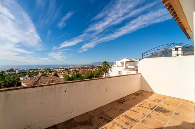 3 quarto Moradia para venda em Lomas De Marbella, Marbella com piscina garagem - 875 000 € (Ref: 9385418)