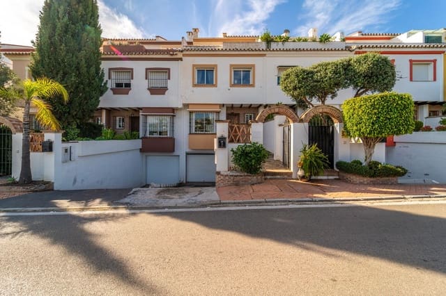 3 soveværelse Villa til salg i Lomas De Marbella, Marbella med swimmingpool garage - € 875.000 (Ref: 9385418)