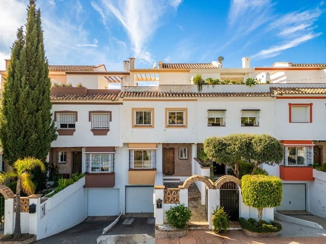 3 bedroom Villa for sale in Lomas De Marbella, Marbella with pool garage - € 875,000 (Ref: 9385418)