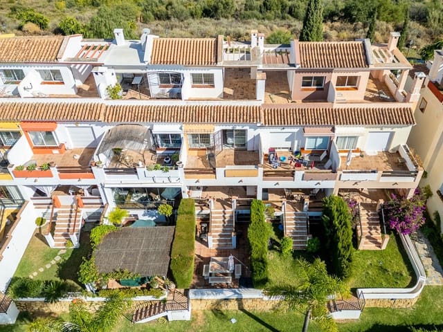 3 bedroom Villa for sale in Lomas De Marbella, Marbella with pool garage - € 875,000 (Ref: 9385418)