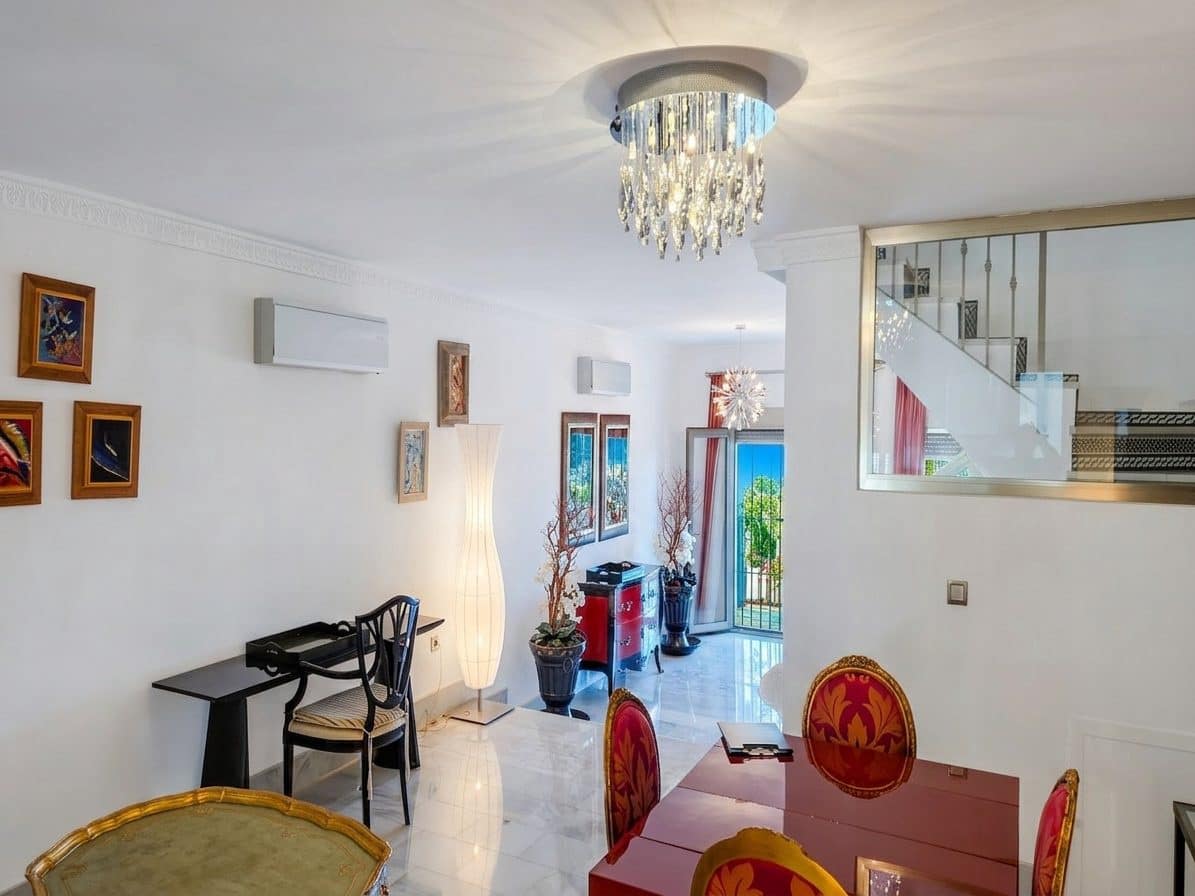 3 bedroom Villa for sale in Mijas Golf with garage - € 405,000 (Ref: 9385419)