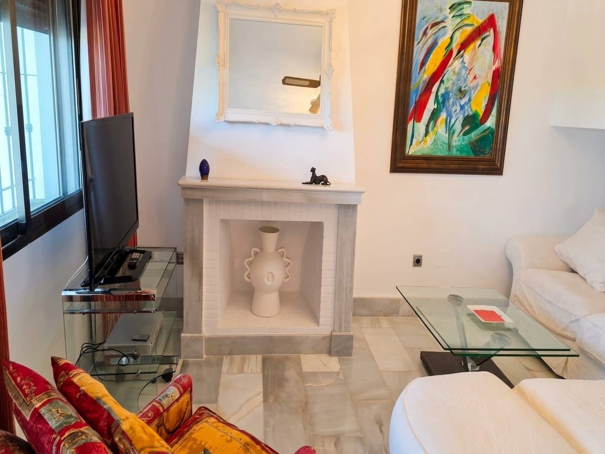3 bedroom Villa for sale in Mijas Golf with garage - € 405,000 (Ref: 9385419)