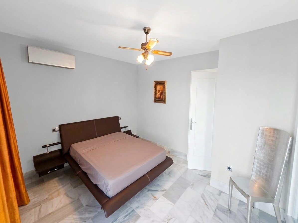 3 bedroom Villa for sale in Mijas Golf with garage - € 405,000 (Ref: 9385419)