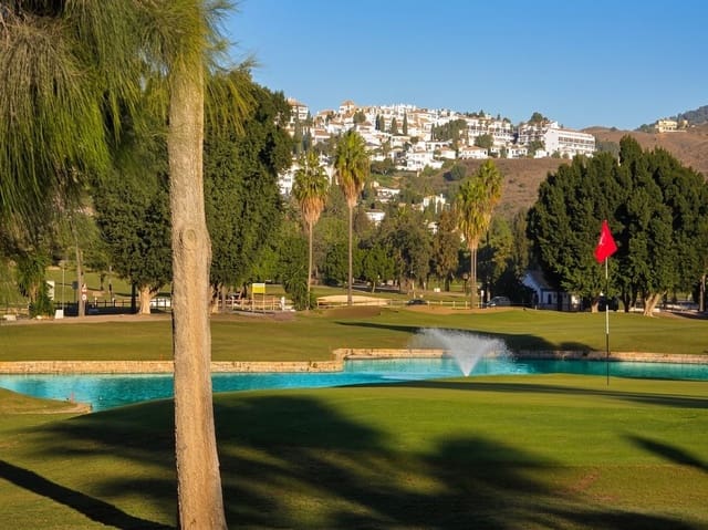 3 soverom Hus til salgs i Mijas Golf, Mijas - € 405 000 (Ref: 9385419)