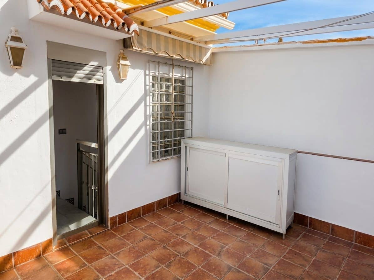 3 bedroom Villa for sale in Mijas Golf with garage - € 405,000 (Ref: 9385419)
