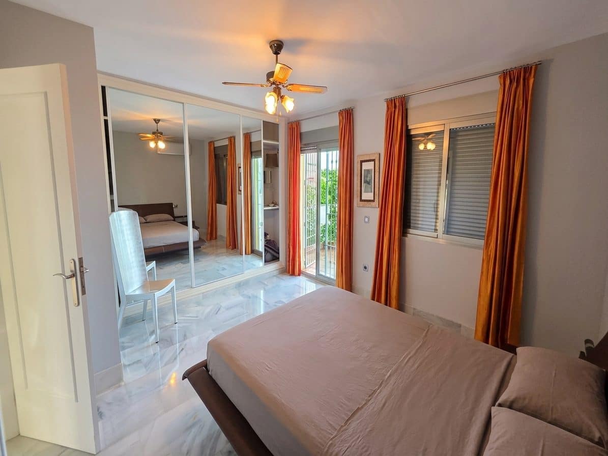 3 bedroom Villa for sale in Mijas Golf with garage - € 405,000 (Ref: 9385419)