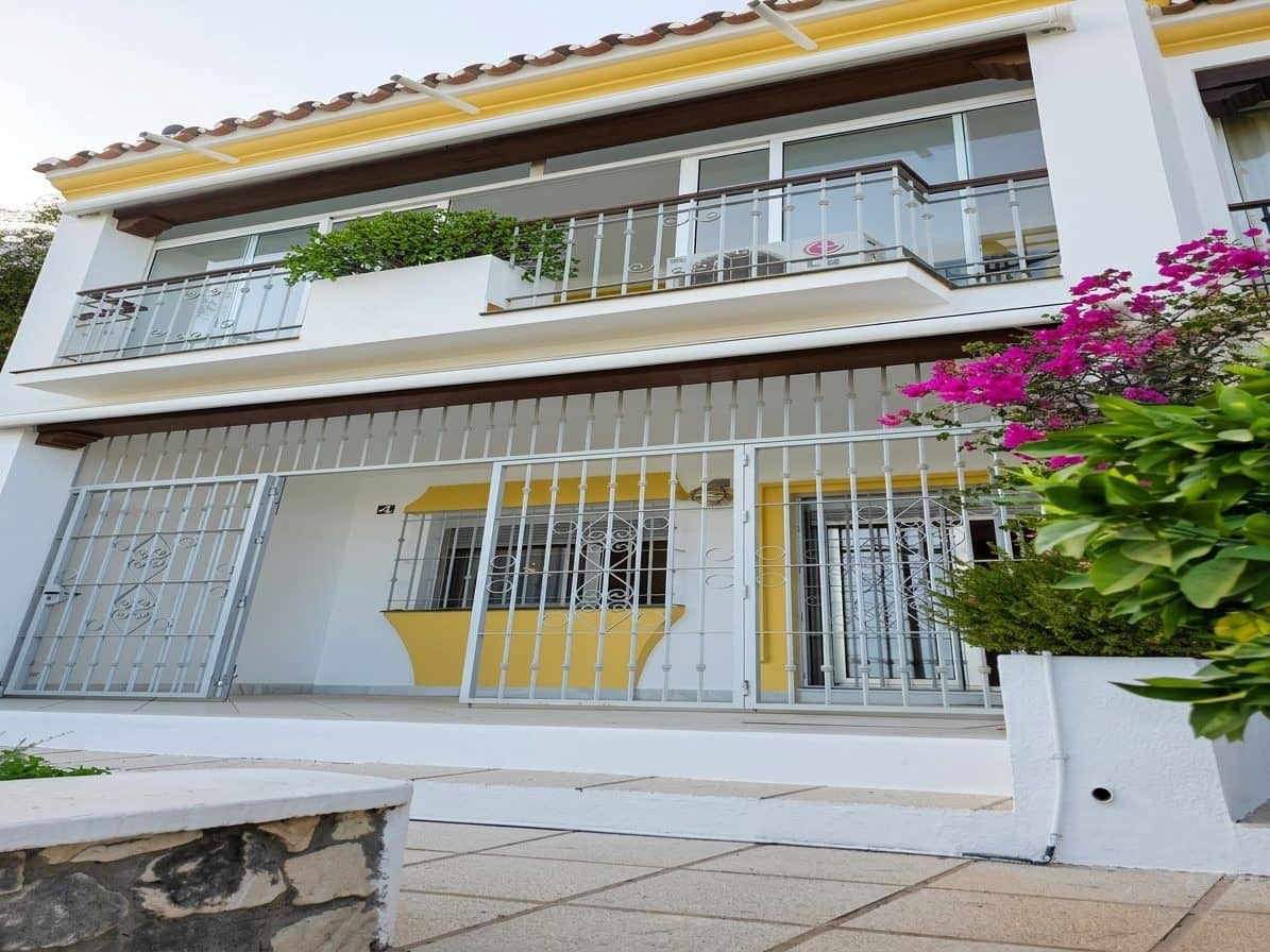 3 bedroom Villa for sale in Mijas Golf with garage - € 405,000 (Ref: 9385419)